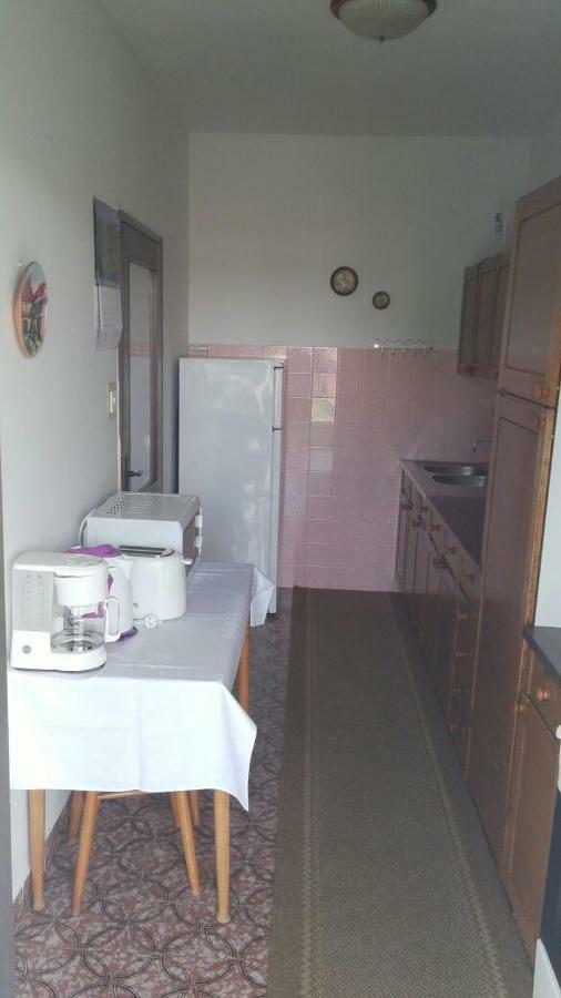 Apartments Viktorija Starigrad Paklenica Exterior foto