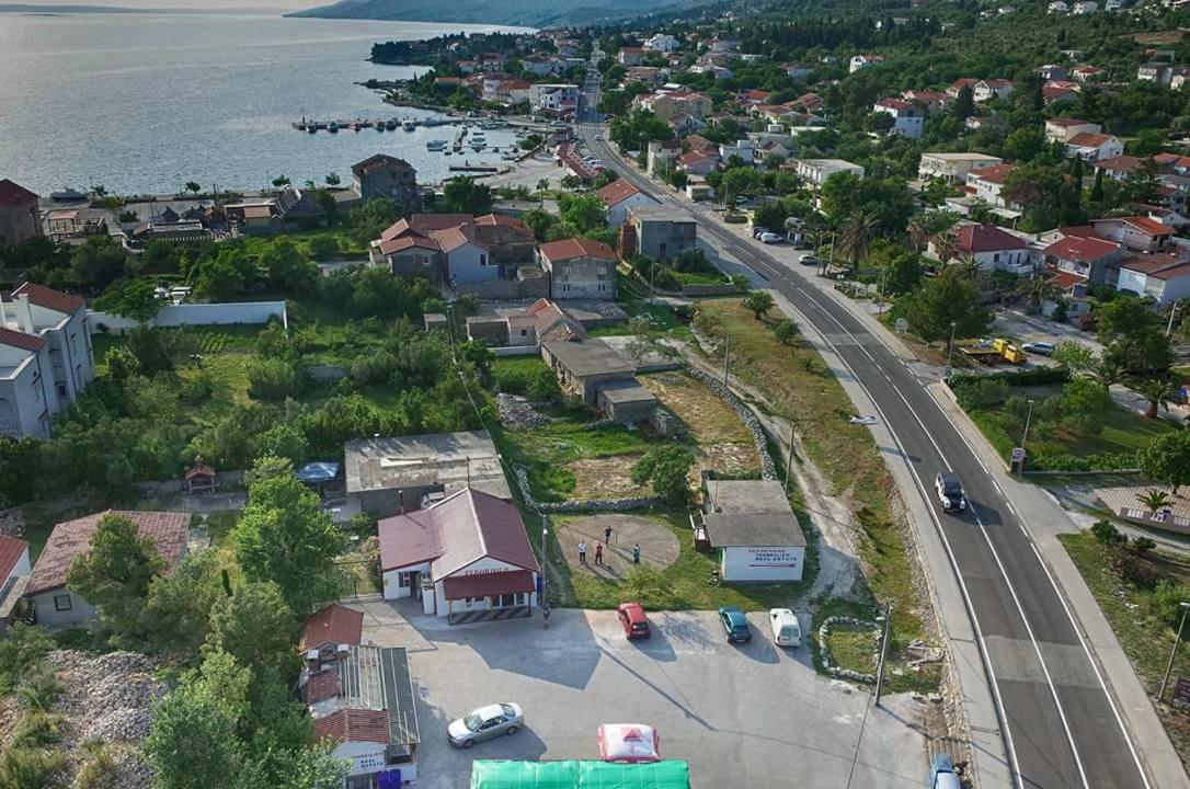 Apartments Viktorija Starigrad Paklenica Exterior foto